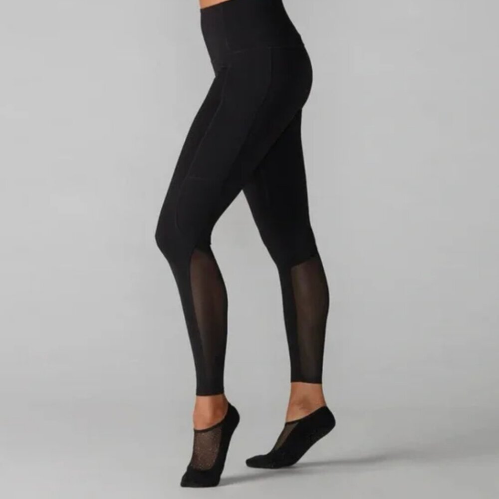 NWT Tavi Stash & Dash 7/8 legging in Ebony